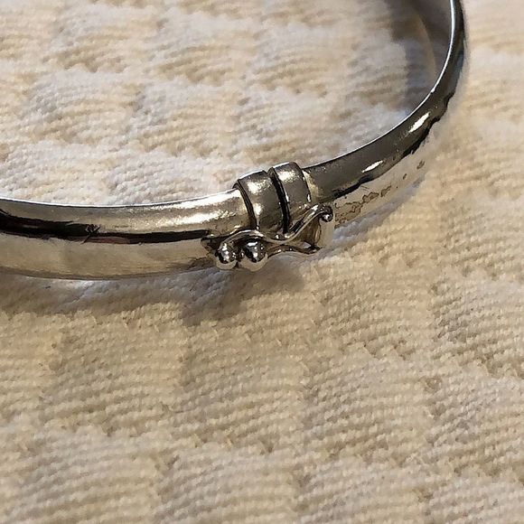 Sterling Silver Spring Closure Locking Clasp Closure Bangle Bracelet - Picture 5 of 15
